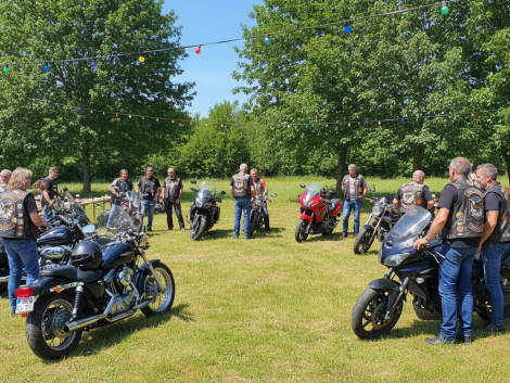 le moto-club de bournezeau fête ses 25 ans d'existence avec une célébration spéciale avant de suspendre temporairement ses activités. découvrez cet événement marquant pour l'association.