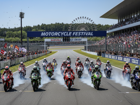 découvrez les heures motos 2026 au mans, un événement exceptionnel où la parade des pilotes ravit les fans et où des posters dédicacés sont offerts en souvenir inoubliable.