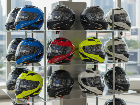 découvrez notre sélection de casques moto et scooter alliant qualité, sécurité et prix abordable pour rouler en toute sérénité.