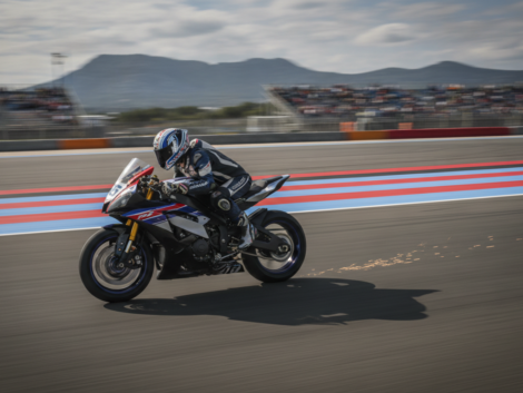 découvrez la saison exceptionnelle de baptiste felgerolles, pilote de moto, et plongez au cœur de ses exploits et performances inoubliables.