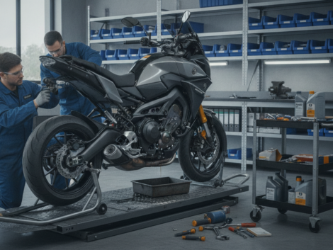 découvrez ce que comprend réellement la révision moto et l'importance de l'entretien périodique pour assurer la sécurité et la performance de votre deux-roues.
